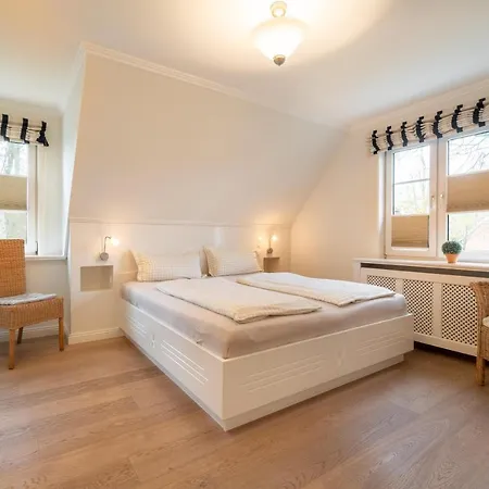 Lilienhaus Holiday home Nieblum