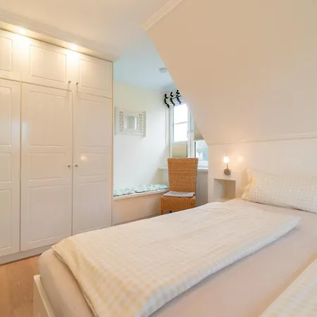 Lilienhaus Holiday home Nieblum